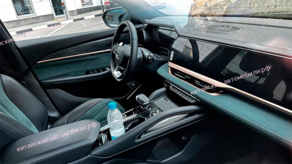 В Москве засняли новый китайский кроссовер Geely Monjaro
В Москве засняли новый китайский кроссовер Geely Monjaro