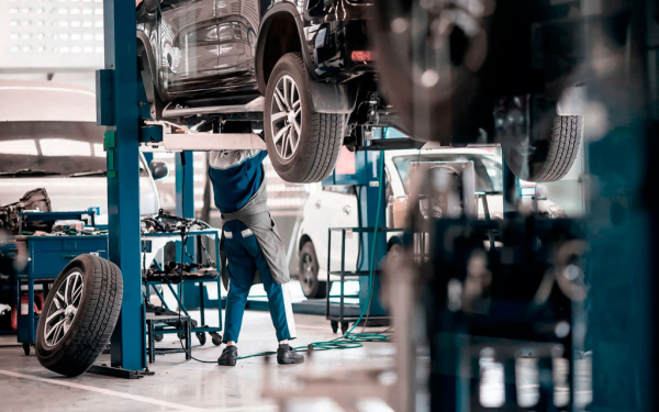
            Закрытие завода Toyota, рост цен и пробки на границе. Автоновости недели
        