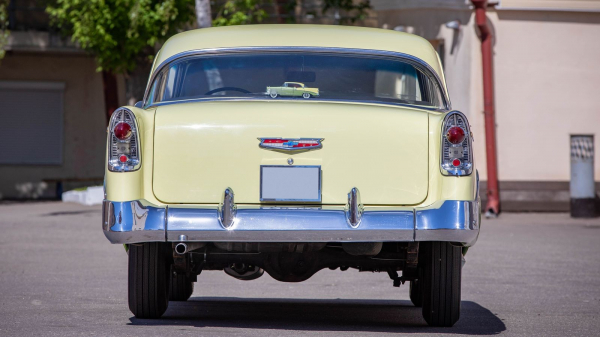 Шесть цилиндров, два цвета и ноль масляных фильтров: опыт владения Chevrolet Bel Air 1956 года Шесть цилиндров, два цвета и ноль масляных фильтров: опыт владения Chevrolet Bel Air 1956 года