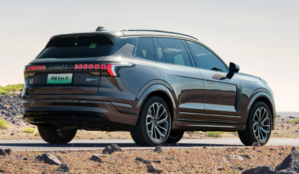 Гибрид Lynk & Co 09 EM-P: самый мощный, но не самый быстрый