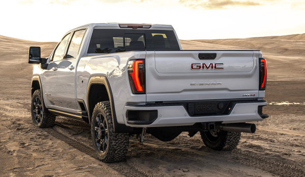 Тяжелые пикапы GMC Sierra HD: рестайлинг и роскошь Тяжелые пикапы GMC Sierra HD: рестайлинг и роскошь