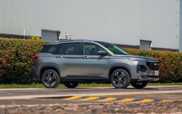 Стали известны российские цены на Chevrolet Captiva из ОАЭ
Стали известны российские цены на Chevrolet Captiva из ОАЭ