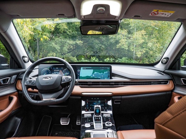 Ветеран Skoda Kodiaq против новенького Chery Tiggo 8 Pro Max: остатки сладки? Ветеран Skoda Kodiaq против новенького Chery Tiggo 8 Pro Max: остатки сладки?