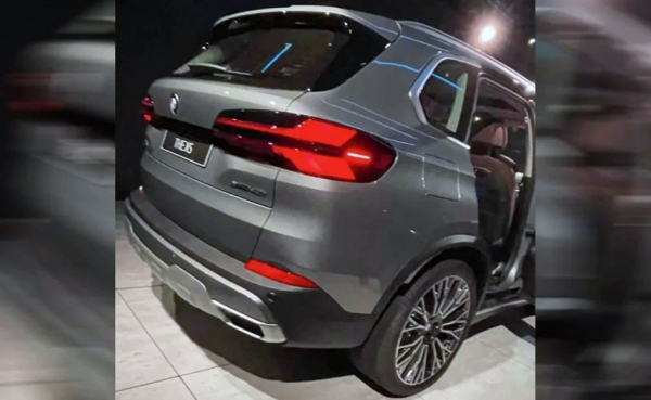 Обновленный BMW X5: уже без камуфляжа Обновленный BMW X5: уже без камуфляжа