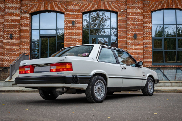 Из шоу-кара – в сток: опыт владения Volvo 780 Bertone 1989 года Из шоу-кара – в сток: опыт владения Volvo 780 Bertone 1989 года