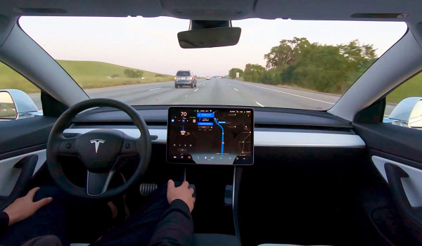 Дайджест дня: следующий Solaris, &laquo;отзыв&raquo; автопилота Tesla и другие события индустрии