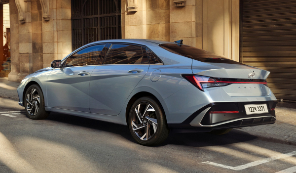 Рассекречен обновленный седан Hyundai Elantra Рассекречен обновленный седан Hyundai Elantra