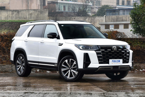 Ожидаемый в России кроссовер Changan CS95 опять обновлен