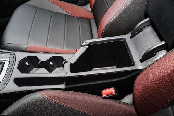 Автомат, атмосферник и низкая крыша: тест-драйв Volkswagen Bora Автомат, атмосферник и низкая крыша: тест-драйв Volkswagen Bora
