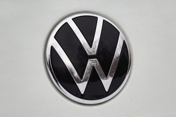Автомат, атмосферник и низкая крыша: тест-драйв Volkswagen Bora Автомат, атмосферник и низкая крыша: тест-драйв Volkswagen Bora