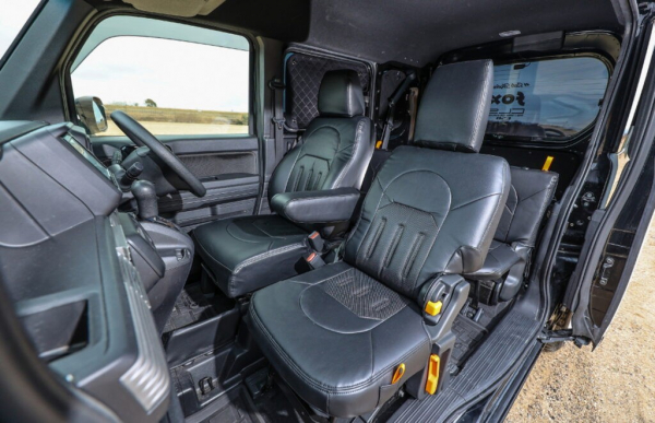 Dafunder: коммерческая пародия кей-кара Honda N-Van на Land Rover Defender Dafunder: коммерческая пародия кей-кара Honda N-Van на Land Rover Defender