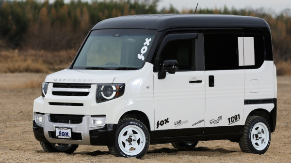 Dafunder: коммерческая пародия кей-кара Honda N-Van на Land Rover Defender Dafunder: коммерческая пародия кей-кара Honda N-Van на Land Rover Defender