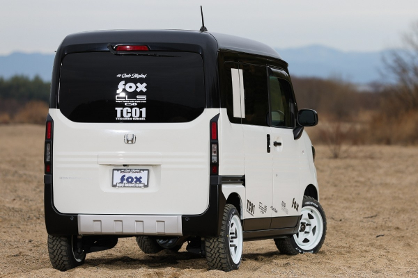 Dafunder: коммерческая пародия кей-кара Honda N-Van на Land Rover Defender Dafunder: коммерческая пародия кей-кара Honda N-Van на Land Rover Defender