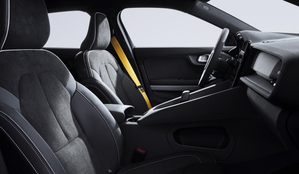 Драйверский Polestar 2 вернулся после обновления