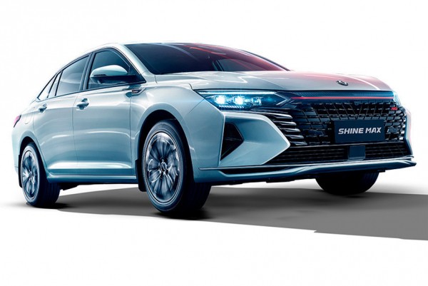 На российском рынке появился седан Dongfeng Shine Max (+ЦЕНА)