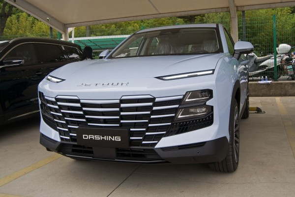 Знакомый сюжет в новом переплёте: экспресс-тест Jetour Dashing Знакомый сюжет в новом переплёте: экспресс-тест Jetour Dashing