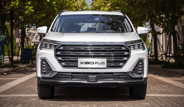Кроссовер Jetour X90 Plus стал первой моделью бренда в России Кроссовер Jetour X90 Plus стал первой моделью бренда в России