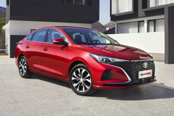 На российский рынок выходит седан Changan Eado Plus