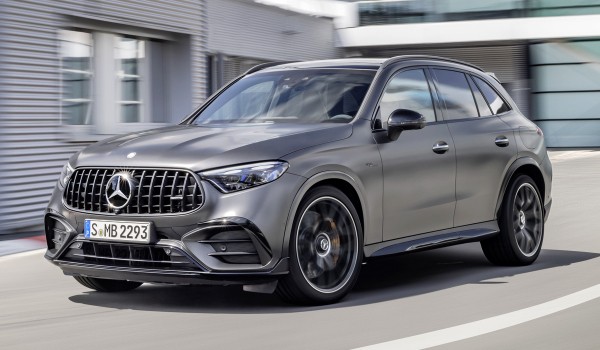 &laquo;Горячий&raquo; Mercedes-AMG GLC представлен в двух версиях