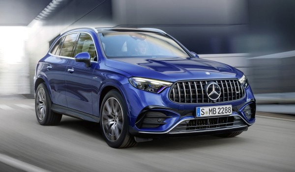 &laquo;Горячий&raquo; Mercedes-AMG GLC представлен в двух версиях