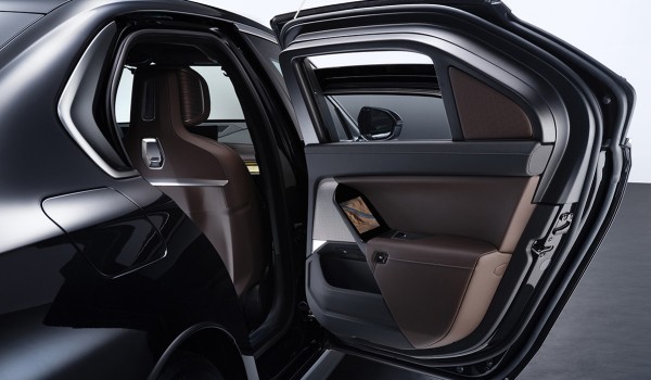 Новая «семерка» BMW: теперь и броневик (включая электрический i7) Новая «семерка» BMW: теперь и броневик (включая электрический i7)