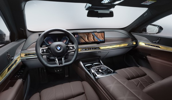 Новая «семерка» BMW: теперь и броневик (включая электрический i7) Новая «семерка» BMW: теперь и броневик (включая электрический i7)