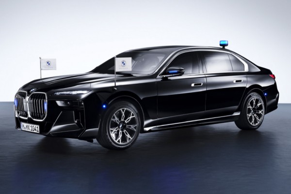 Новая «семерка» BMW: теперь и броневик (включая электрический i7) Новая «семерка» BMW: теперь и броневик (включая электрический i7)