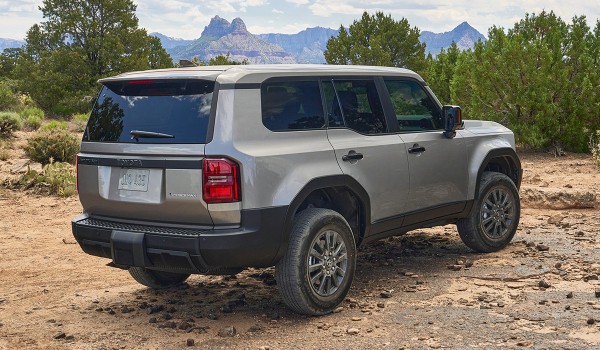 Представлена новая Toyota Land Cruiser Prado Представлена новая Toyota Land Cruiser Prado