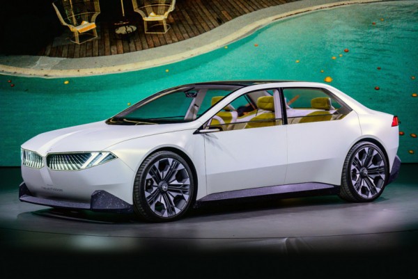 Седан BMW Vision Neue Klasse: за два года до конвейера Седан BMW Vision Neue Klasse: за два года до конвейера
