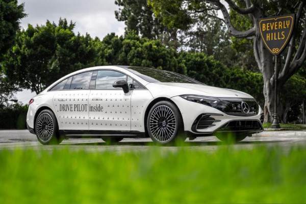 Mercedes сертифицировал автопилот третьего уровня в США Mercedes сертифицировал автопилот третьего уровня в США