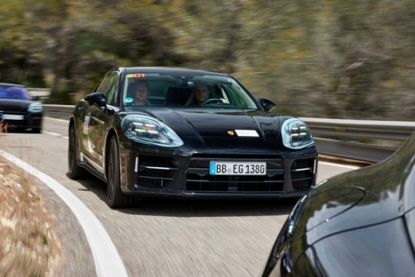 Porsche Panamera нового поколения: ждем в ноябре Porsche Panamera нового поколения: ждем в ноябре