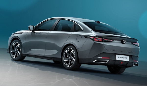 На российский рынок выходит седан Changan Lamore