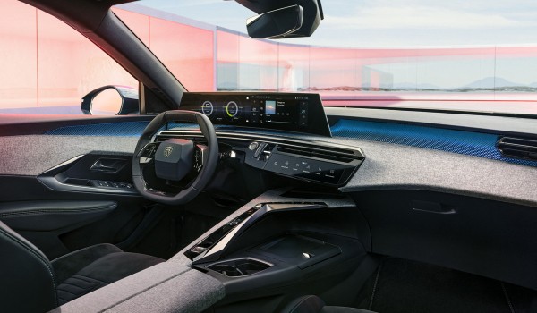 Премьера нового Peugeot 3008 — теперь с буквой E Премьера нового Peugeot 3008 — теперь с буквой E