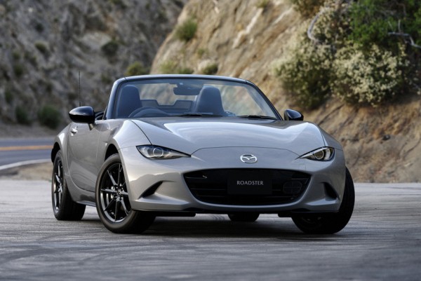 Родстер Mazda MX-5 подвергся небольшому обновлению