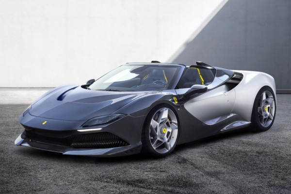 Дайджест дня: уникальный Ferrari SP-8, газовые ЛиАЗы и другие события индустрии Дайджест дня: уникальный Ferrari SP-8, газовые ЛиАЗы и другие события индустрии