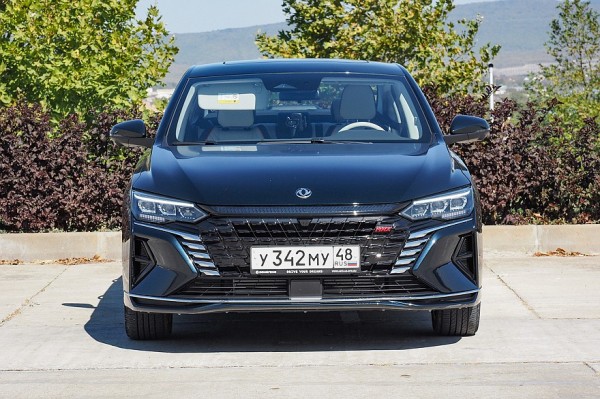 Воздушный стиль, плотная подвеска и неуправляемая коробка: тест Dongfeng Aeolus Shine Max Воздушный стиль, плотная подвеска и неуправляемая коробка: тест Dongfeng Aeolus Shine Max