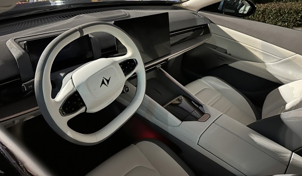 Седан e&pi; 007 открыл новый суббренд корпорации Dongfeng