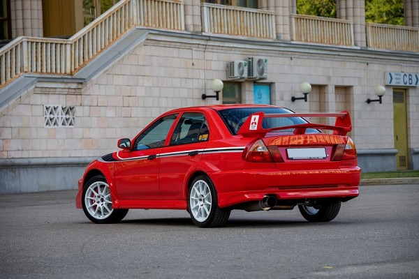 Живой кубок для Мякинена: опыт владения Mitsubishi Lancer Evolution VI Tommi M&auml;kinen Edition