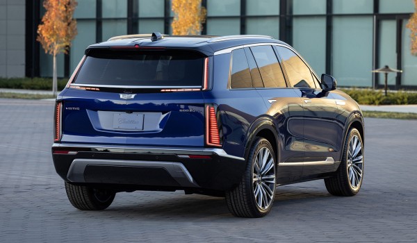 Показана внешность кроссовера Cadillac Vistiq Показана внешность кроссовера Cadillac Vistiq