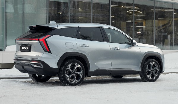 Представлен кроссовер Geely Atlas второго поколения для России