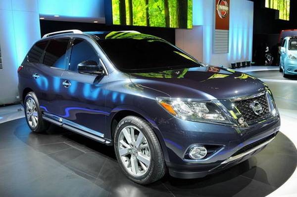 Тест-драйв Nissan Pathfinder: внедорожник больших возможностей Тест-драйв Nissan Pathfinder: внедорожник больших возможностей