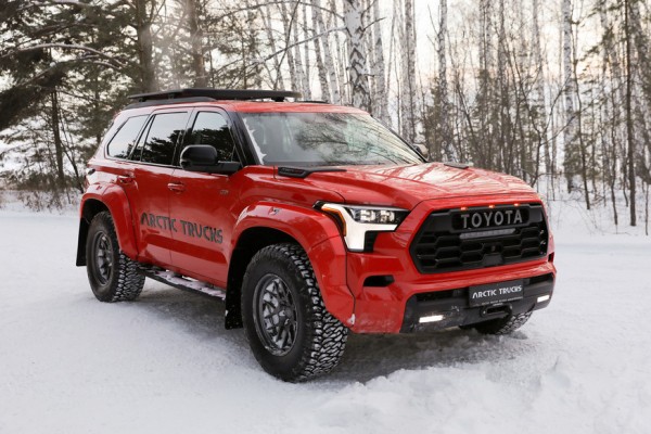 Внедорожник Toyota Sequoia представлен в России в суровой версии от Arctic Trucks Внедорожник Toyota Sequoia представлен в России в суровой версии от Arctic Trucks