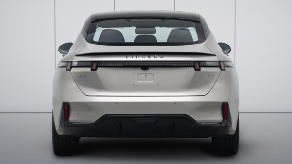 Появились первые изображения седана Lynk & Co 07