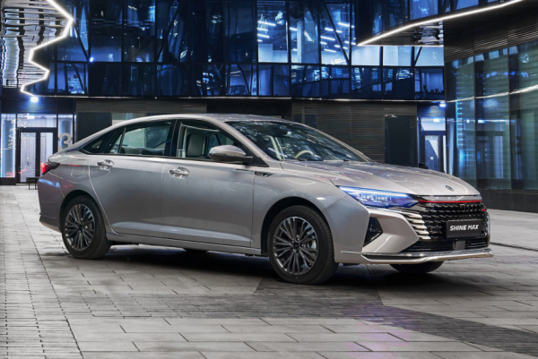 Dongfeng Aeolus Shine Max в России: проще оснащение, ниже цены