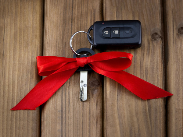 ТОП-10 самых интересных автомобильных гаджетов для подарка на 23 февраля и не только ТОП-10 самых интересных автомобильных гаджетов для подарка на 23 февраля и не только