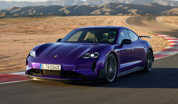 Новый Porsche Taycan Turbo GT стал покорителем гоночных трасс