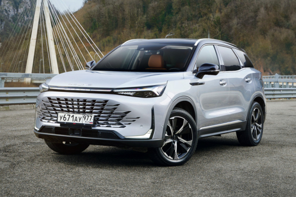 Объявлены российские цены на кроссоверы BAIC X75