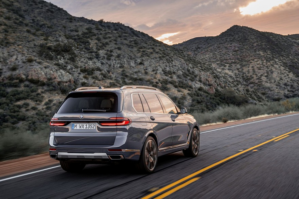 BMW X7 или Lixiang L9: что и как выгоднее купить и обслуживать BMW X7 или Lixiang L9: что и как выгоднее купить и обслуживать