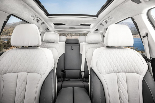 BMW X7 или Lixiang L9: что и как выгоднее купить и обслуживать BMW X7 или Lixiang L9: что и как выгоднее купить и обслуживать
