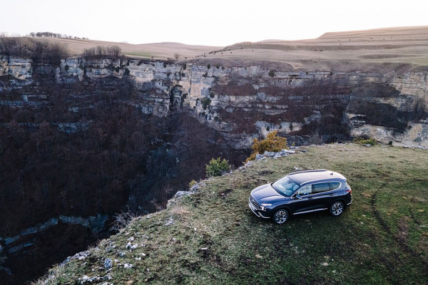 Geely Monjaro или Hyundai Santa Fe: что и как выгоднее купить и обслуживать Geely Monjaro или Hyundai Santa Fe: что и как выгоднее купить и обслуживать